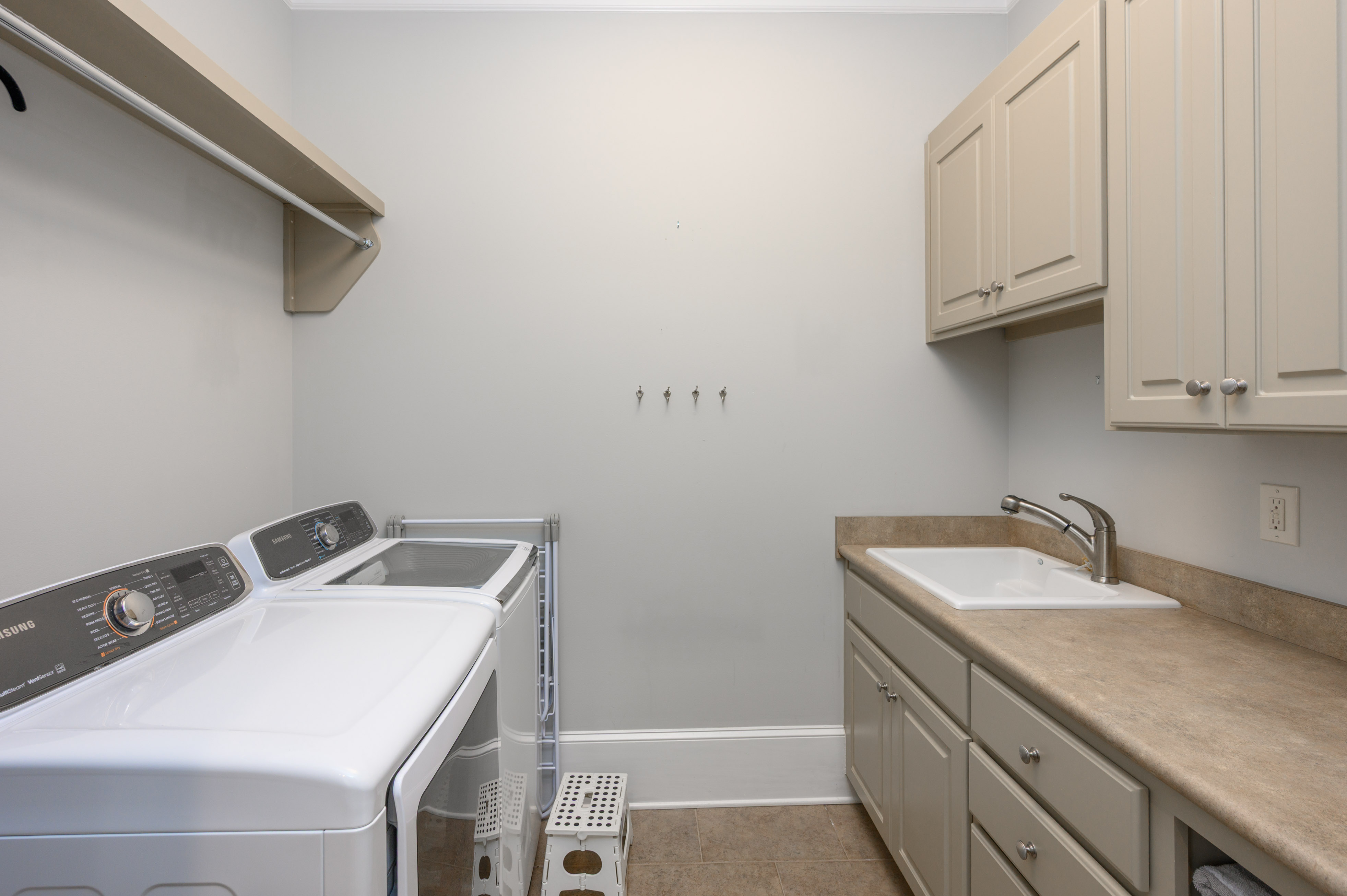1060 Montgomery Drive image 22